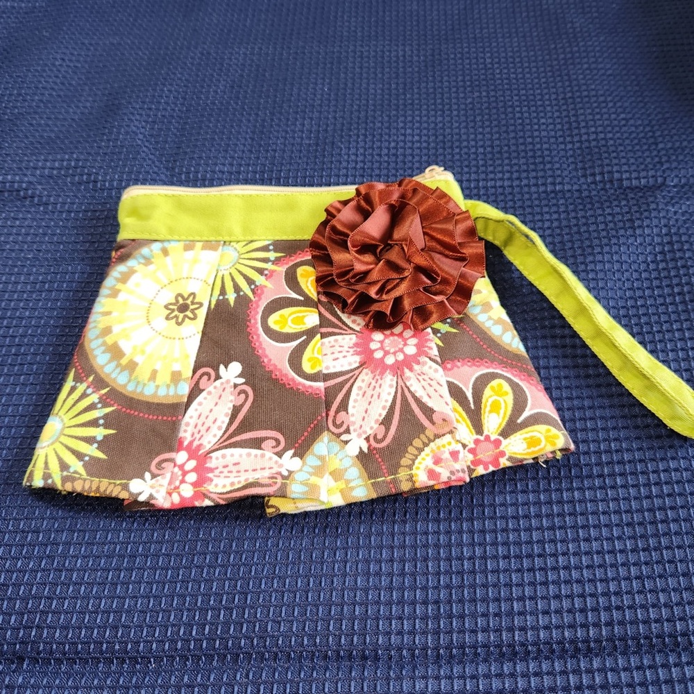 Fabric Skirt Design Wristlet Bag